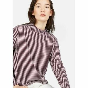 Everlane long sleeved mock neck tshirt